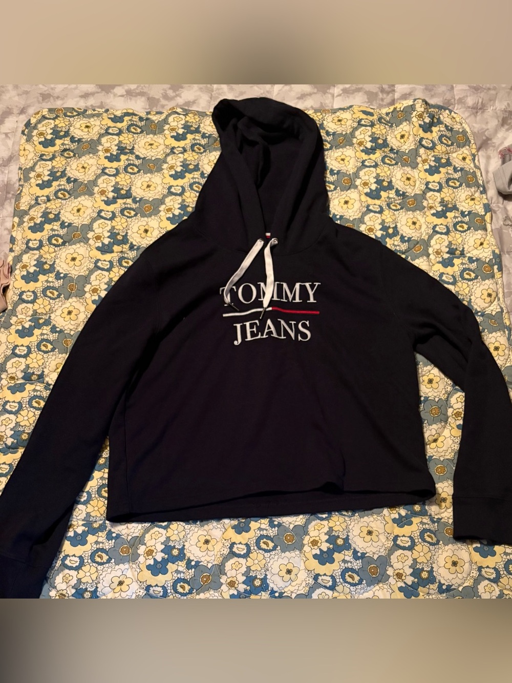 Tommy Hilfiger women’s size Medium Tommy Jeans Logo Hoodie navy